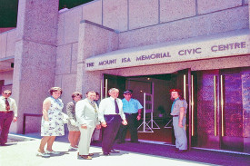 Former Premier Joh Bjelke-Peterson and former mayor Franz Born at the opening in 1974.