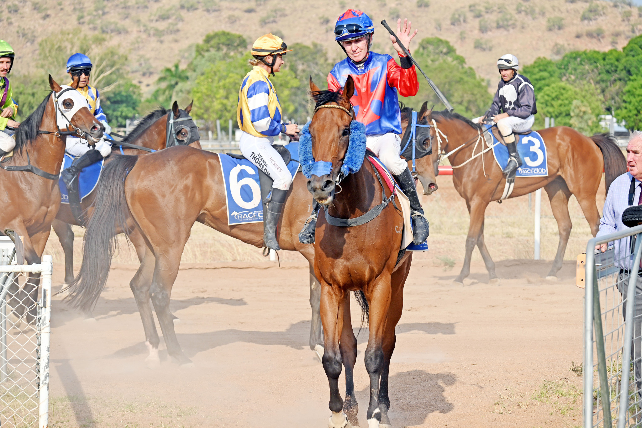 Keith thanks the crowd who gave him a big cheer when he returned to the mounting yard on Monday afternoon.