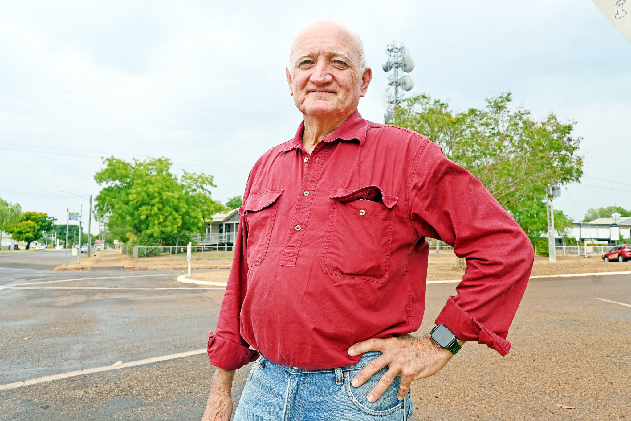 Carpentaria Shire mayor Jack Bawden has thrown his support behind Gulf Christian College and plans to lobby the state government in Brisbane.