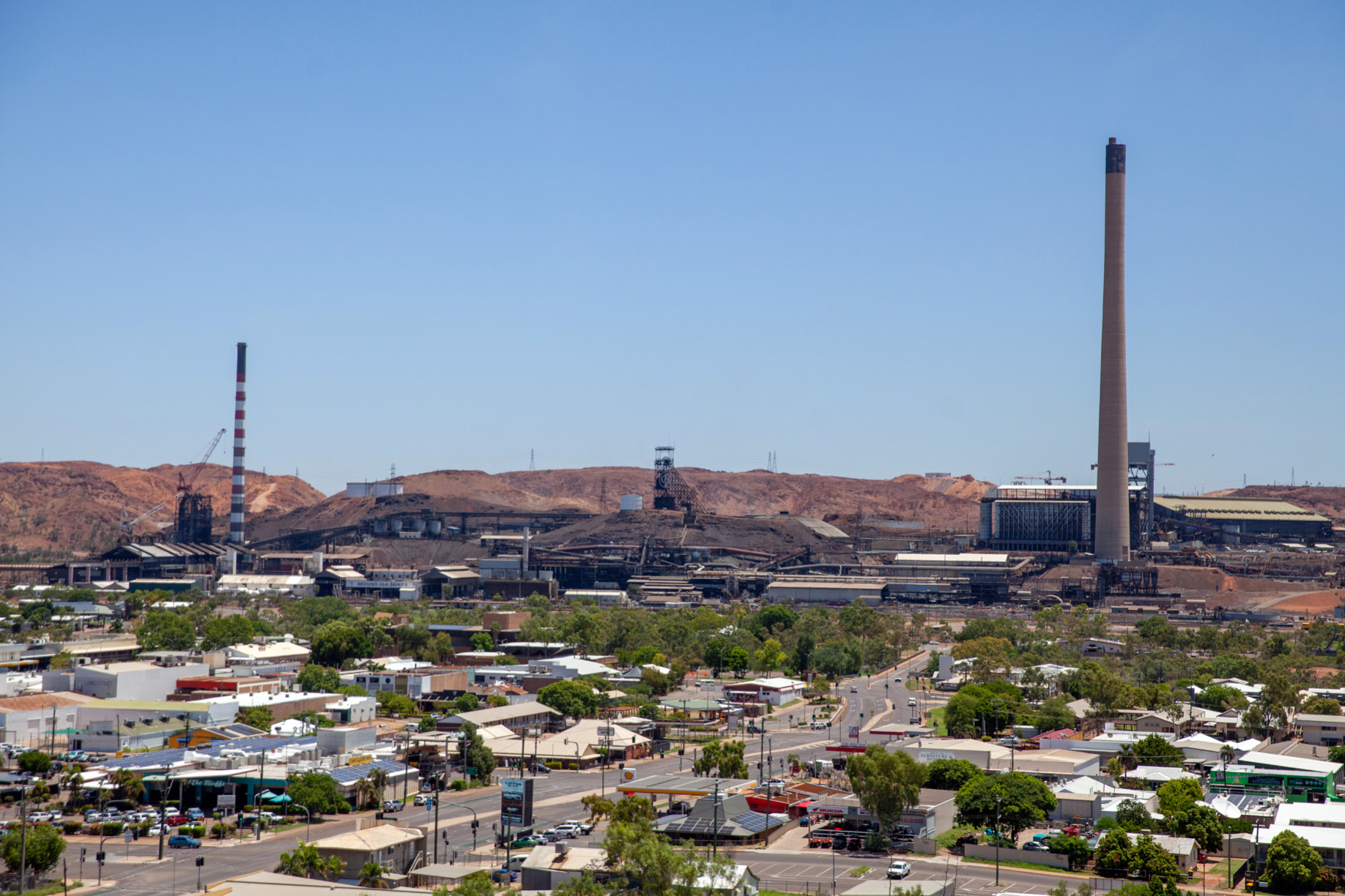Glencore wants $2 billion in taxpayer funds over the next 10 years to support the Mount Isa copper smelter and the Townsville refinery.