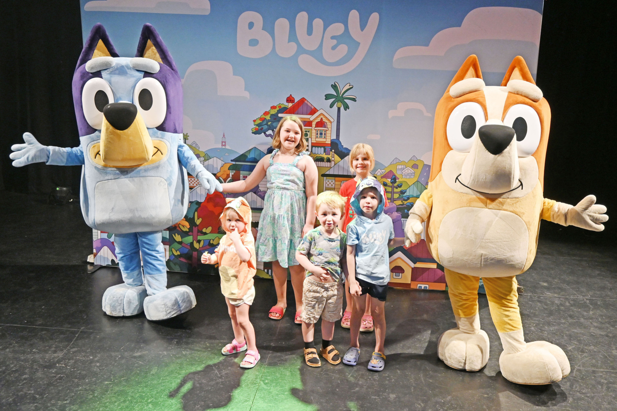 The lucky kids greeting Bluey and Bingo before the show were Isla Veivers, Lewis Veivers, Steven Gatehouse, Isobell Veivers and Lylliana Wells.