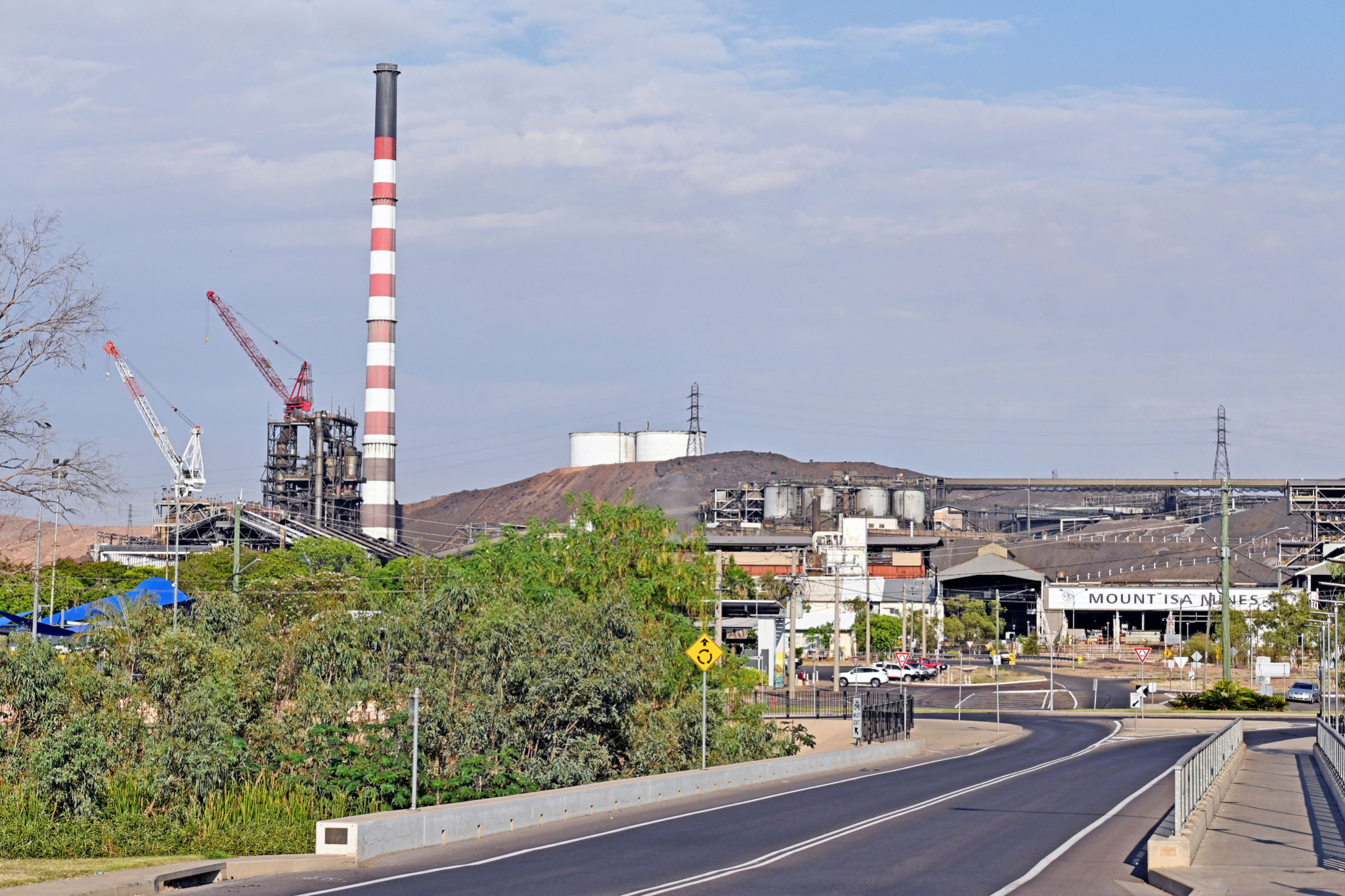Member for Traeger Robbie Katter believes Australians must have a stake in the Mount Isa copper smelter.