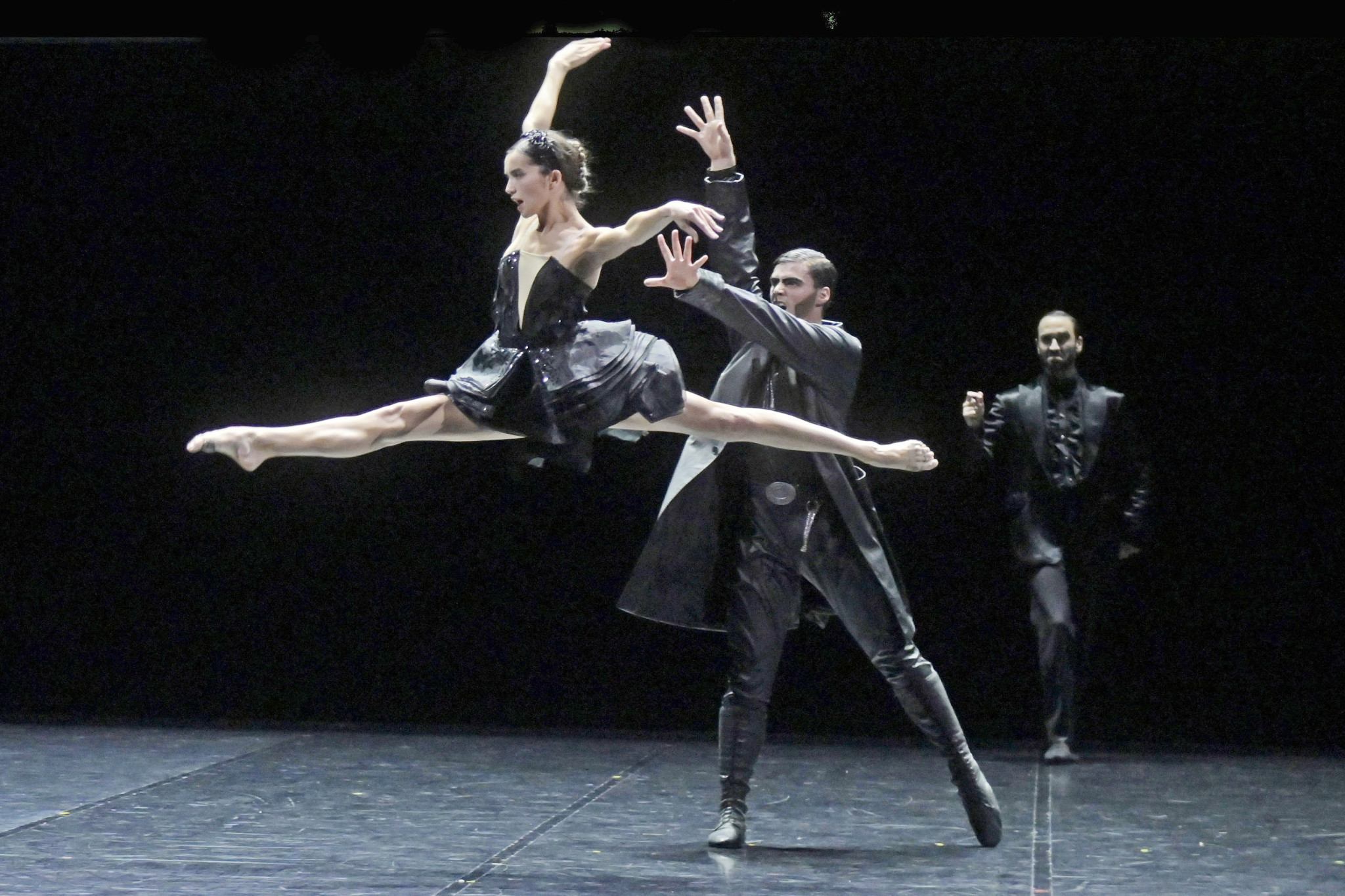 Renowned for pushing the boundaries of ballet, France’s leading contemporary choreographer Angelin Preljocaj masterfully reimagines Swan Lake.