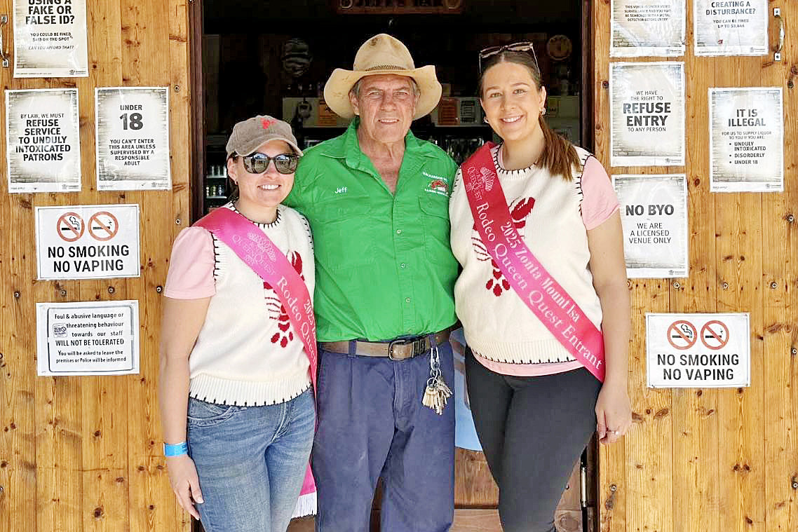 Zonta Rodeo Queen Quest entrants Chloe Kalbfell and Krystal Wright with Kalkadoon Hotel publican Jeff Bambrick ahead of the return of the popular yabby races on Saturday.